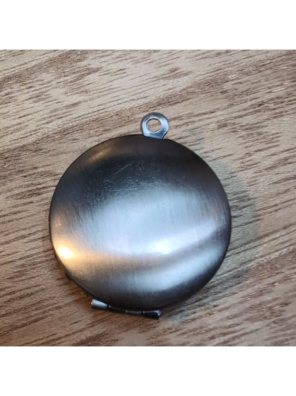 Intricate Oil diffuser Locket - Picture 5 of 5